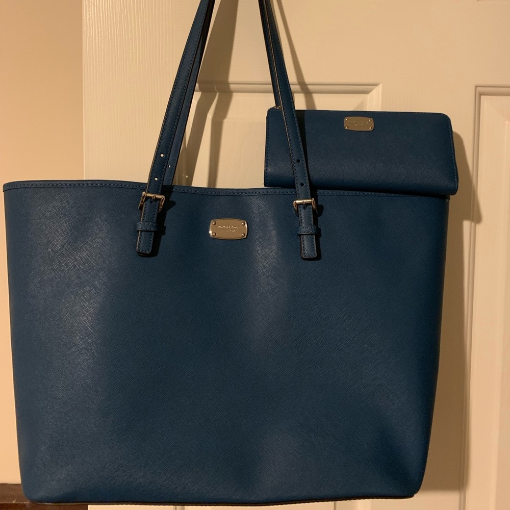 Michael Kors Large Tote w/ matching wallet